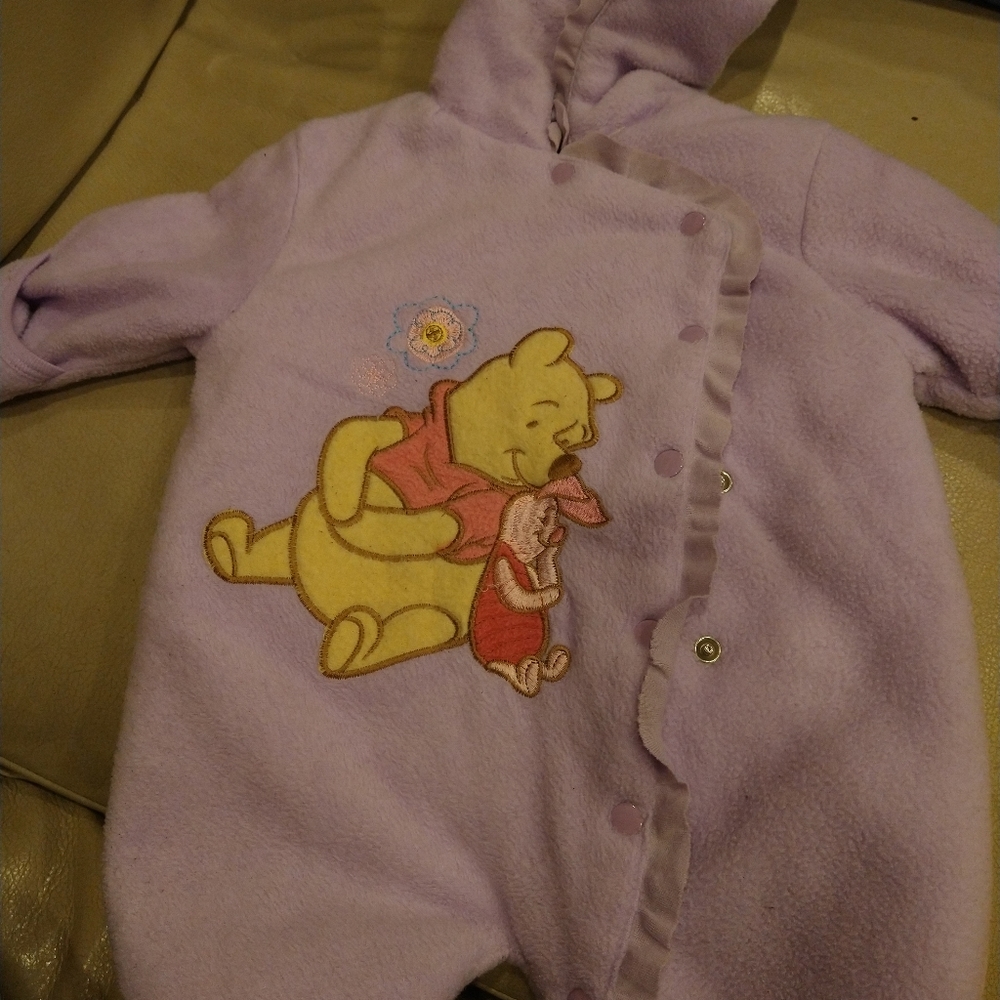 2/30$ Winnie the Pooh and piglet purple fleece one piece coat with hood